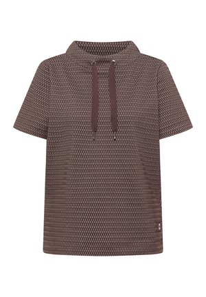 Haut à manches courtes marron à motifs, avec col montant et deux larges cordons à la base du col.