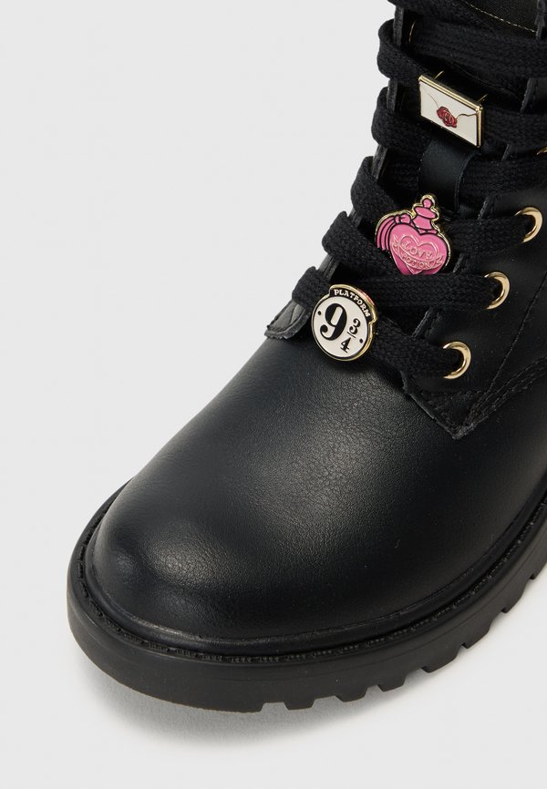 CASEY – Schnürstiefel