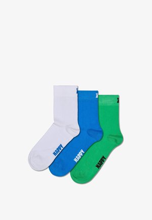 Buntes Socken-Set: eine weiße, eine blaue und eine grüne Socke. Jede Socke hat das Wort "HAPPY" in kontrastierenden Farben am Bündchen aufgedruckt.