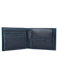 Donkerblauwe leren portemonnee met lichtblauw stiksel; bevat meerdere kaartsleuven en een vak voor biljetten of munten.