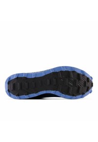 New Balance FUELCELL SUMMIT UNKNOWN V4 - Laufschuh Straße - blue eclipse