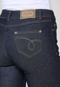 Liibuvad teksad - azul osc   dark blue