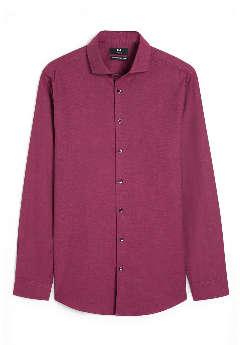 Bordeaux long-sleeve shirt met een gestructureerde kraag, knopen aan de voorkant en een zachte textuur. Heeft contrasterende knopen en een subtiel gestructureerde stof.