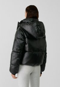 Stradivarius PUFFER - Zimska jakna - black