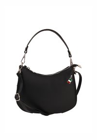 Zwarte handtas van glad materiaal met een gebogen vorm. Voorzien van een ritsluiting, een afneembare schouderriem en een klein accent van de Italiaanse vlag.