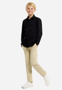 Unausgewählt, black