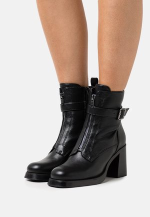 s.Oliver Classic ankle boots - black