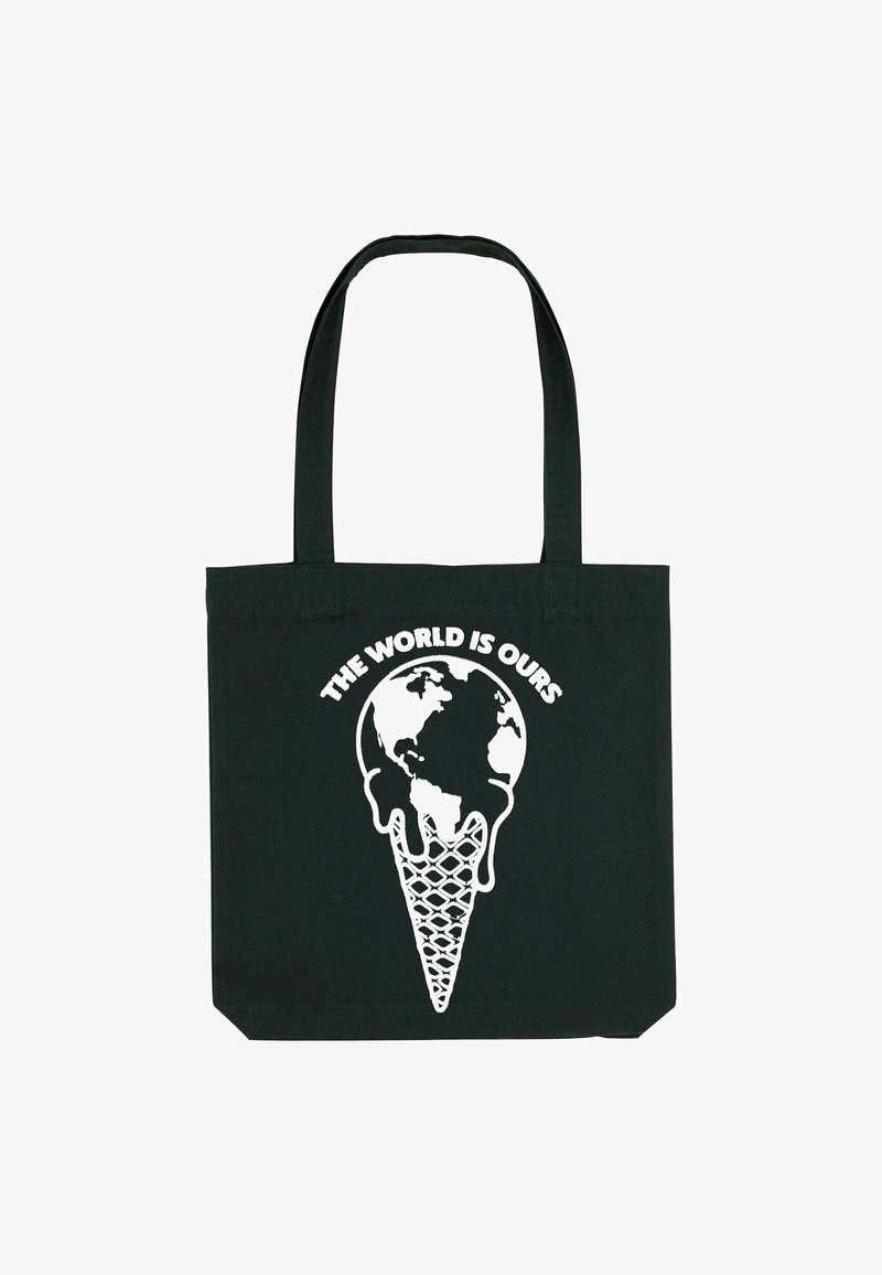 Zwarte tote bag met witte graphic van een smeltende aarde als een ijsje met de tekst "De wereld is van ons" erboven.