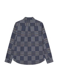 Μακρυμάνικο πουκάμισο σε ναυτικό μπλε με σχέδιο πλέγματος. Διαθέτει γιακά με κουμπιά και ευθύ στρίφωμα, κατασκευασμένο από υφασμάτινη υφή.