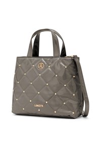 Borsa a spalla trapuntata grigia realizzata in materiale verniciato, con decorazioni dorate e un accento logo. Dotata di doppi manici e tracolla staccabile.