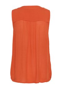Débardeur sans manches de couleur orange vif, avec un col rond, un tissu fluide et un dos froncé pour plus de texture et de mouvement.