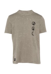 Korte mouwen, olijfgroen T-shirt van textuurstof met drie zwarte maanfasenprints aan de linkerkant en een geborduurd logo-label.
