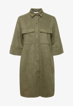 Olijfgroene, overhemdjurk met knopen, gemaakt van zachte, gestructureerde stof, met korte mouwen en twee borstzakken, voorzien van een kraag.