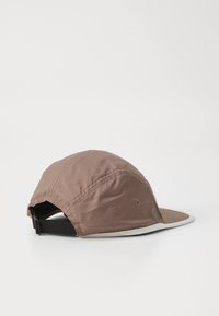 Nike Performance FLY UNISEX - Kapa - mink brown/phantom/black