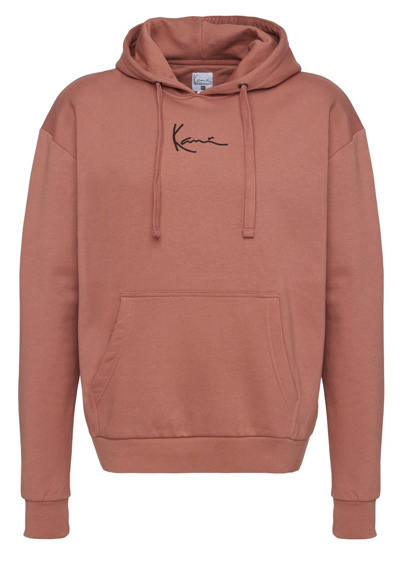Sudadera con capucha en color rosa apagado, confeccionada en tejido suave. Presenta un bolsillo frontal tipo canguro y un logo negro en el pecho.