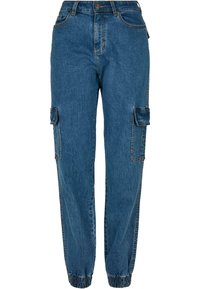 Pantalones cargo de mezclilla azul con puños elásticos, que cuentan con bolsillos laterales y un cierre de botón, mostrando un diseño clásico de pierna recta.
