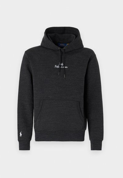 Sweatshirt cinza escuro feito de uma mistura de algodão, com bolso canguru, capuz ajustável com cordão e logotipo bordado no peito e na manga.