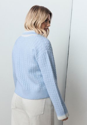 Next, - Sweter