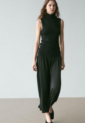 WITH CONTRAST DETAIL - Robe longue - black