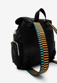 Desigual MID SIZE SWISS EMBROIDERY - Sac à dos - black