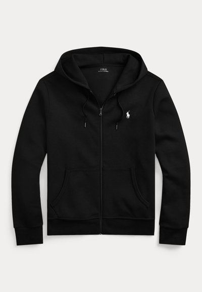 Czarna bluza z kapturem zapinana na zamek, z przednimi kieszeniami, kapturem ze sznurkiem oraz białym logo Polo Ralph Lauren na lewej piersi.