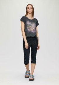 QS MIT FRONT - T-shirt print - schwarz