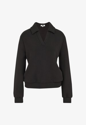 Zwarte longsleeve pullover met een brede V-hals en aansluitende mouwen, gemaakt van zachte stof, weergegeven op een witte achtergrond.