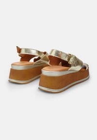 Bata Sandali con plateau - oro