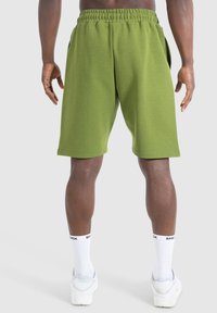 Smilodox NALE TRAINING SHORTS - Korte broeken - olive
