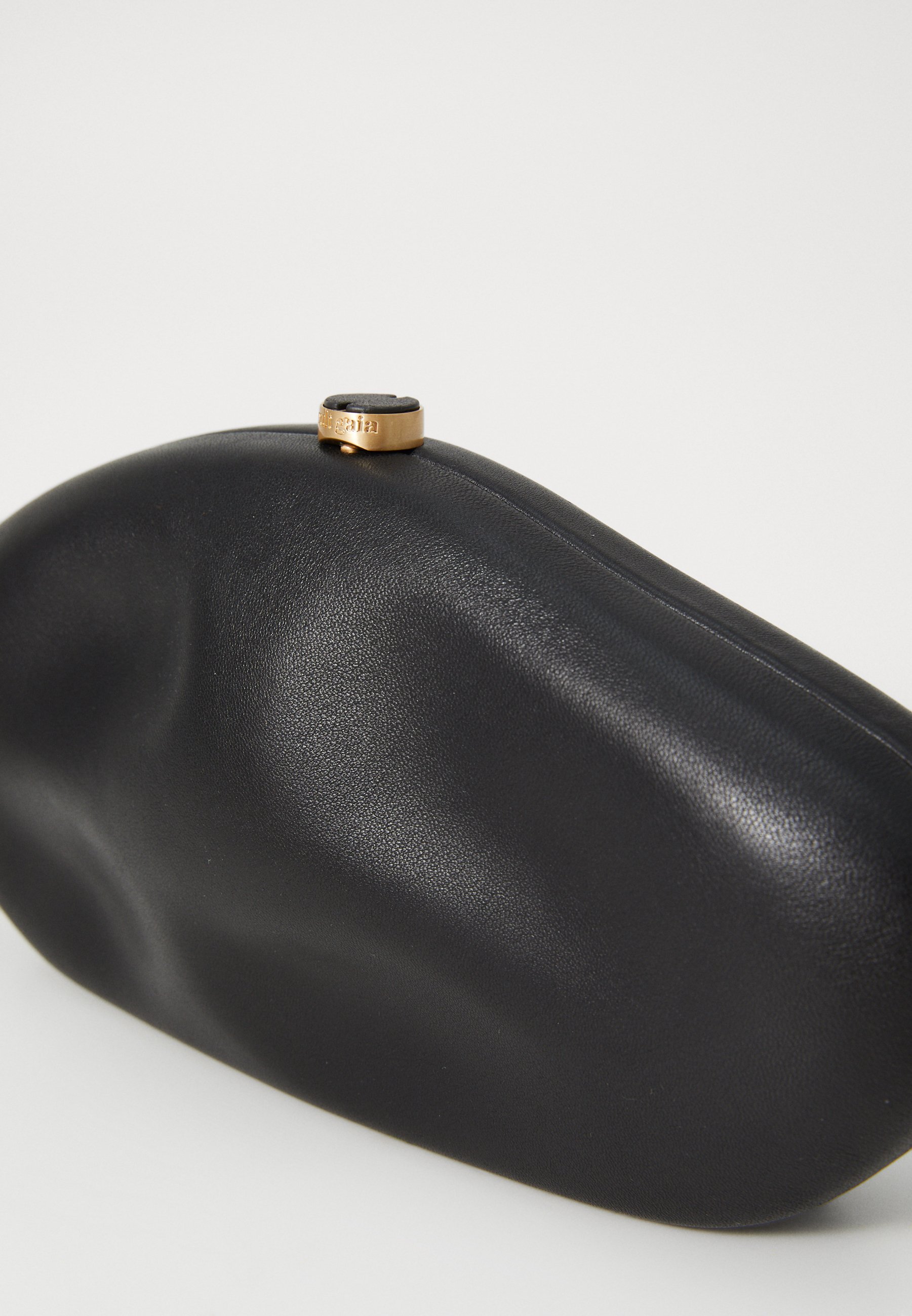 クラッチバッグ The Caldera Clutch - Cult Gaia - Leather - Black Cult Gaia THE CALDERA - Clutch - black - Zalando