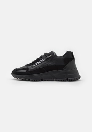 Matalavartiset tennarit - black
