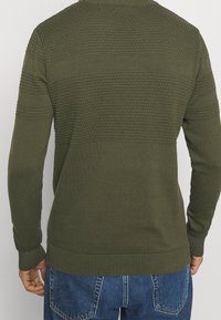 KnowledgeCotton Apparel Strickpullover - dark green