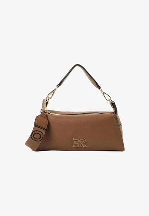 Borsa a mano in pelle marrone con finitura testurizzata, ferramenta dorata, tracolla rimovibile e logo impresso sulla parte anteriore.