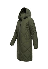 Olīvu zaļš, quilted garais mētelis ar kapuci, kuram ir melna rāvējslēdzis, sānu kabatas un gluda tekstūra. Regulējami aproču atveres.