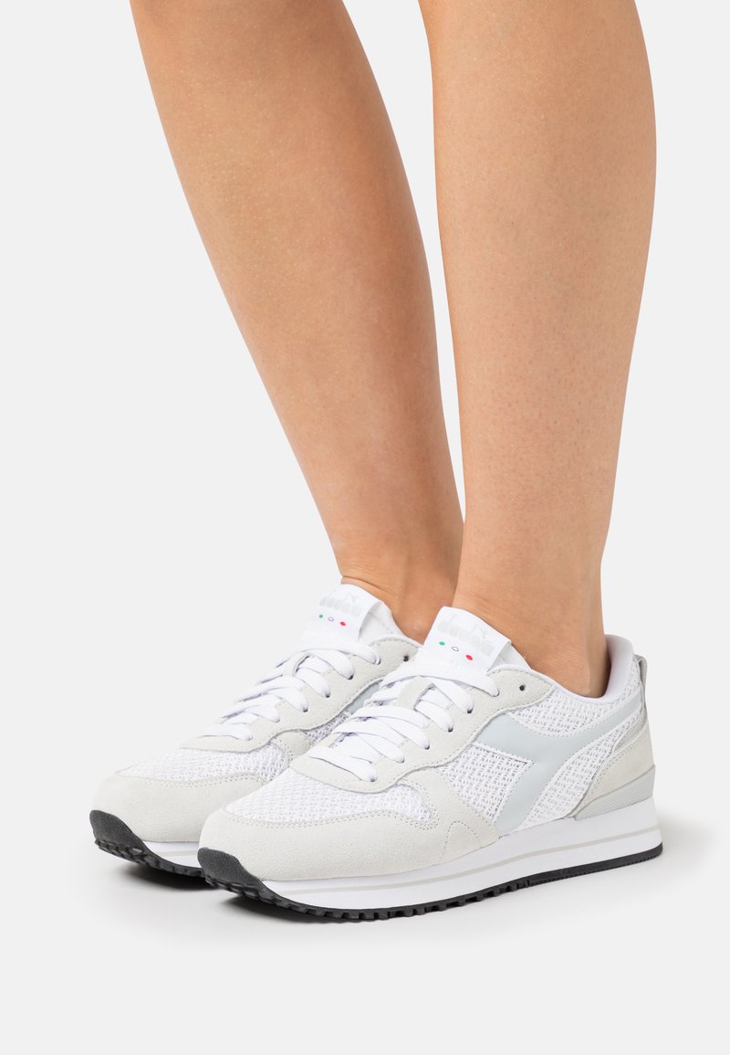 Diadora OLYMPIA PLATFORM MAXI - Trainers - white/aluminum/white ...