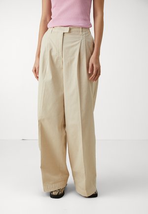 ROBOTECH PANTALONE - Trousers - beige