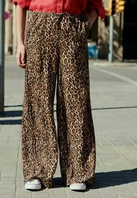 Next TIE WAIST WIDE LEG TALL - Nohavice - animal