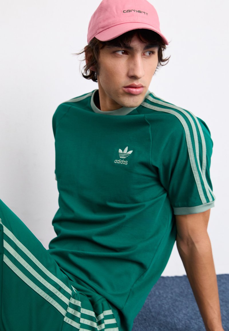 adidas Originals STRIPES TEE T-shirt con stampa collegiate