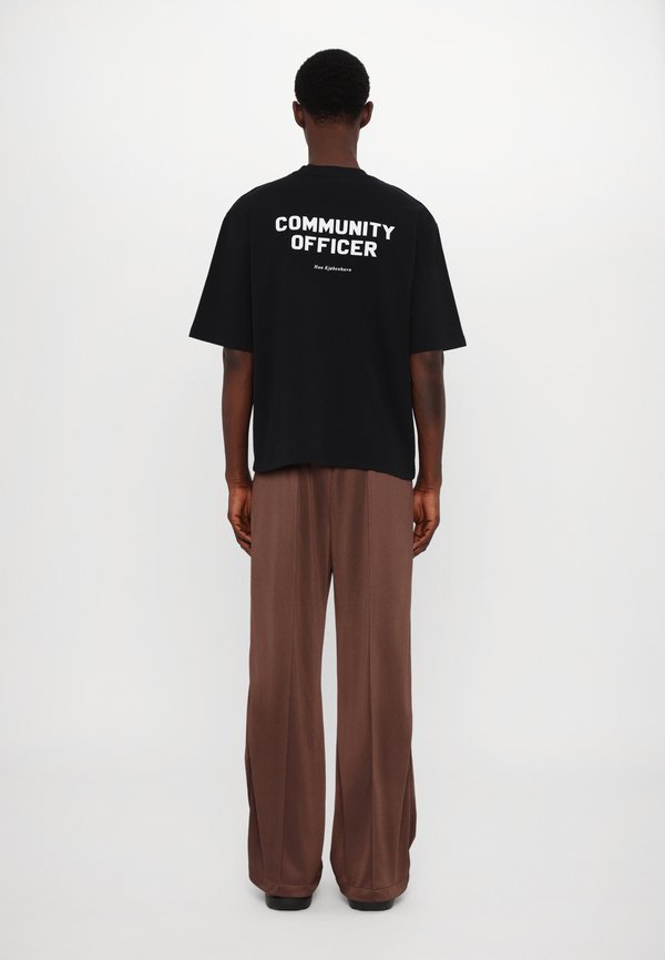 OFFICER PRINTED TEE UNISEX - Print T-shirt