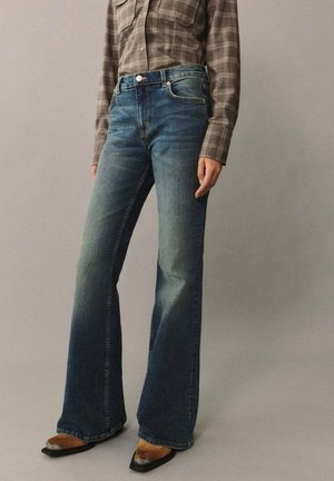 Jeansy Bootcut