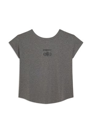 Camiseta gris de manga corta con cuello redondeado y texto negro "Freddy elite" centrado en el frente.
