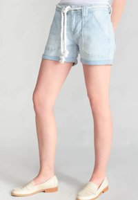 Le Temps Des Cerises Short - blue