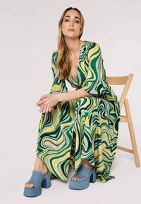 Apricot RETRO SWIRL - Maxikleid - green