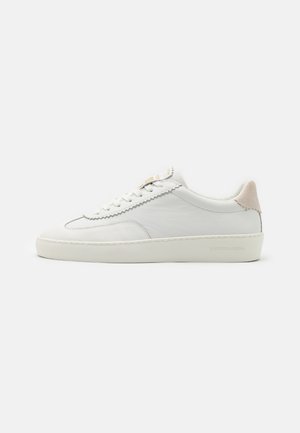 PLAKKA - Sneakers laag - white