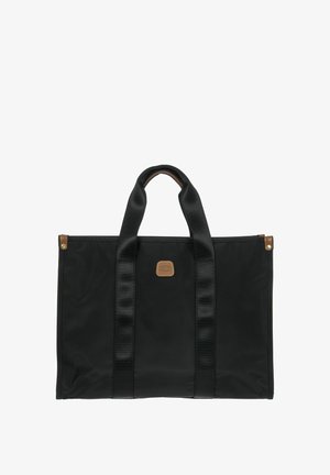 Borsa a tracolla nera realizzata in tessuto resistente, con due manici robusti e una patch in pelle marrone con il logo. Texture liscia con design semplice.