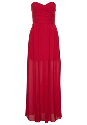 Lange strapless rode jurk met gerimpelde korset en vloeiende doorschijnende rok over een ondoorzichtige voering.