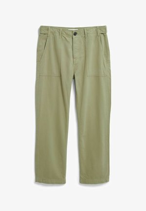 Lichtgroene broek van katoenen stof, met twee voorzakken, een ritssluiting en een rechte pijp met gestikte details.