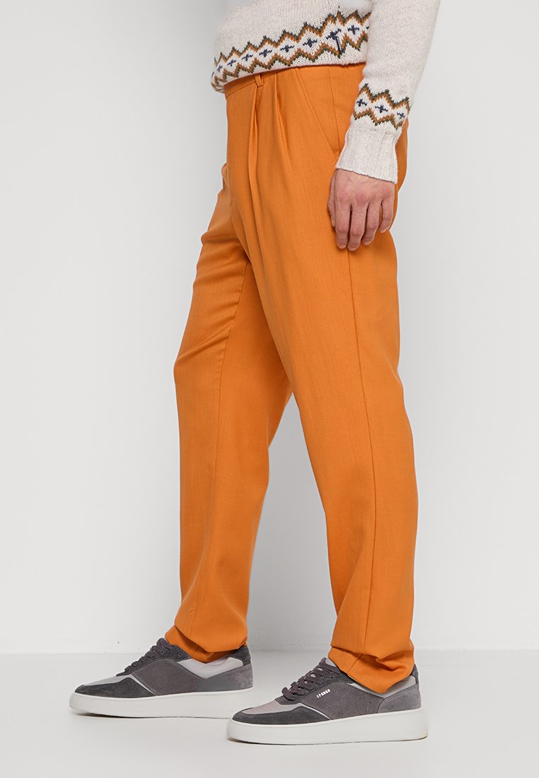 SLIM FIT