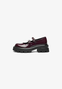 Ausgewählt, burgundy patent