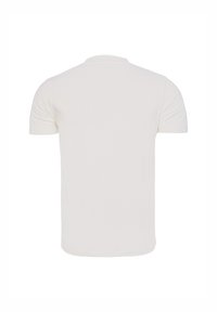 Camiseta blanca de manga corta hecha de algodón suave con cuello redondo y textura lisa, sin gráficos ni patrones visibles.